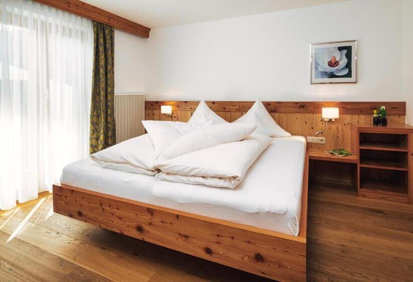 スーペリアースイート, Regina