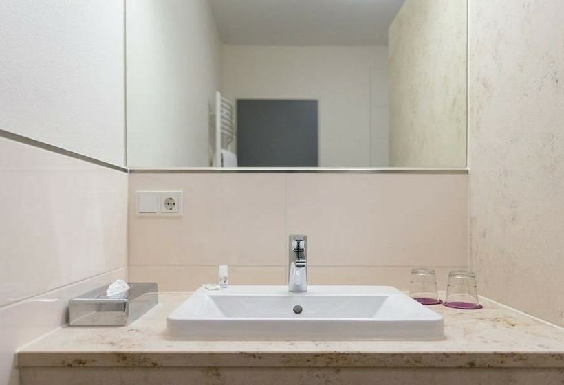 豪华房间, Stratmanns