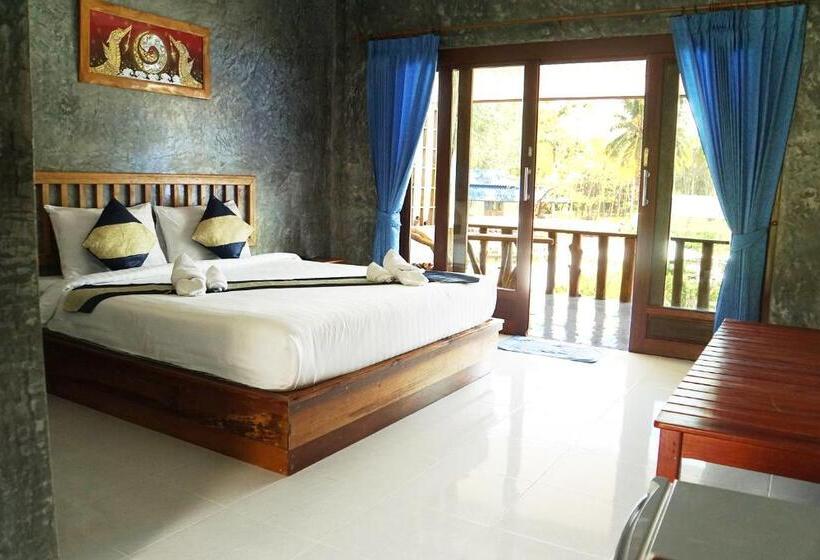 جناح سرير كينج, Wonderland Healing Center