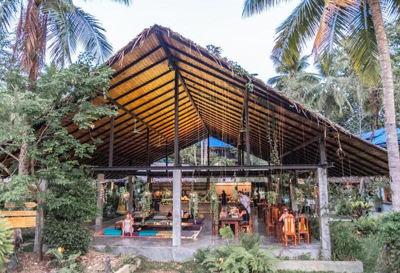 带大床的套房, Wonderland Healing Center