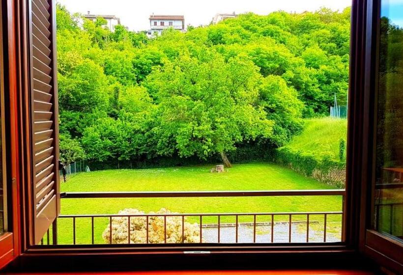 חדר דלוקס, Butterfly