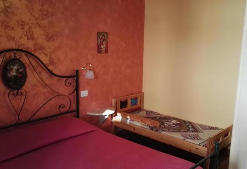 חדר משפחתי דלוקס, Butterfly