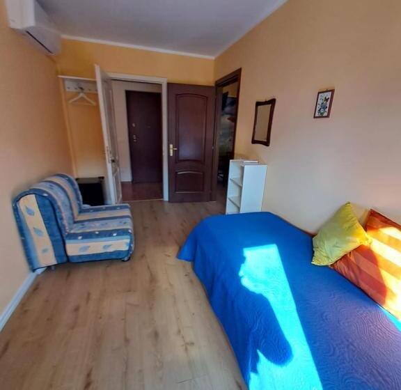 חדר משפחתי, Butterfly