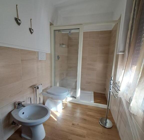 חדר משפחתי, Butterfly