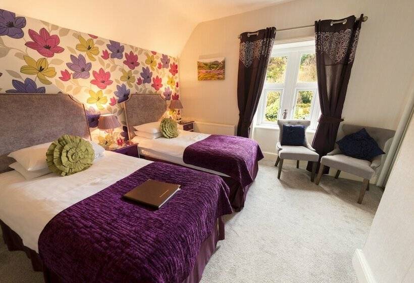 חדר סופריור, The Courthouse