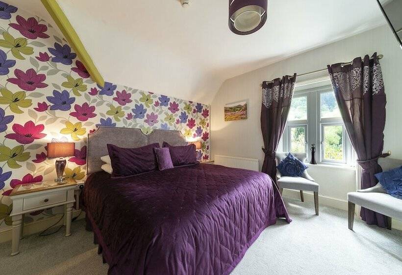 חדר סופריור, The Courthouse