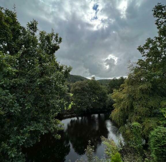 חדר סופריור, The Courthouse