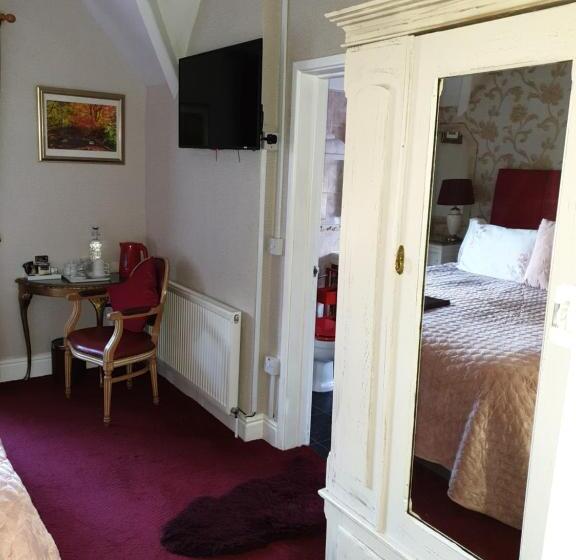 חדר סופריור, The Courthouse