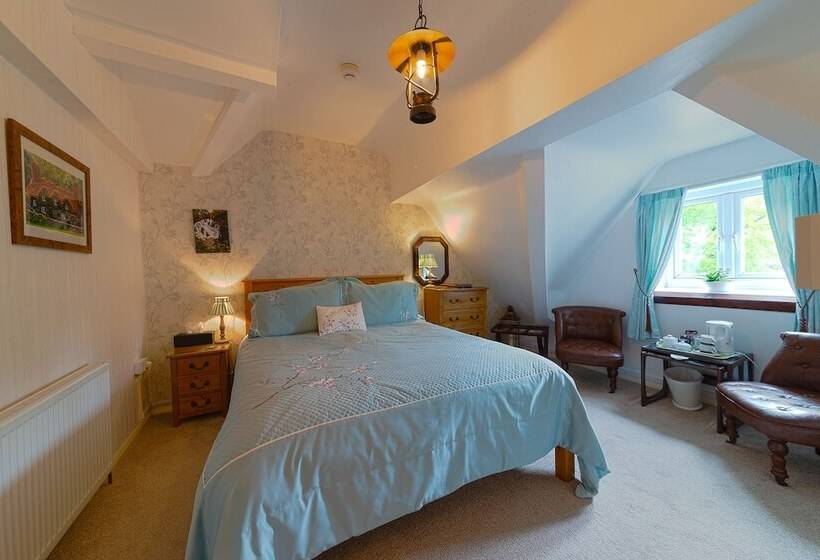 חדר סטנדרט, The Courthouse