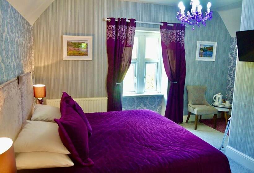 חדר סופריור, The Courthouse