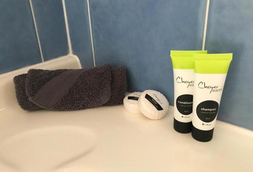 스위트, Birch Motel Bowen