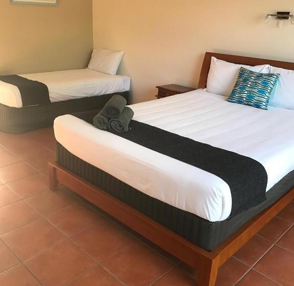 جناح, Birch Motel Bowen