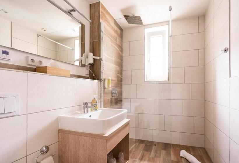 スタンダードトリプルルーム, Cityhotel Bernburg