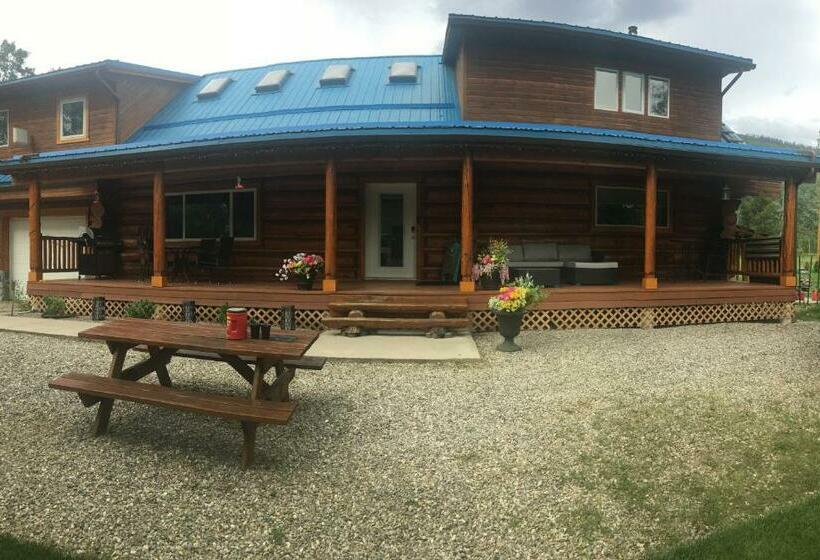 コンフォートトリプルルーム, Cougar Mountain Lodge B&b