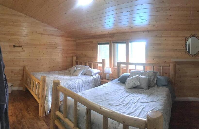 クイーンサイズベッドのスタンダードルーム, Cougar Mountain Lodge B&b