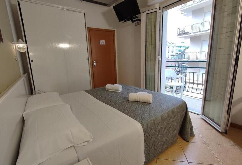 اتاق اساندارد با چشمانداز جانبی به دریا, Athena B&b