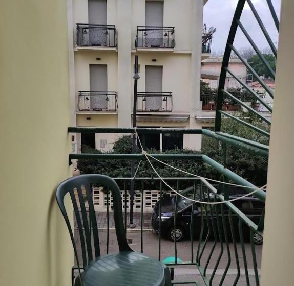 اتاق استاندارد یک نفره, Athena B&b