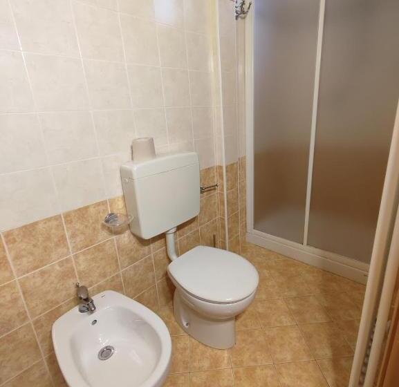 اتاق استاندارد یک نفره, Athena B&b