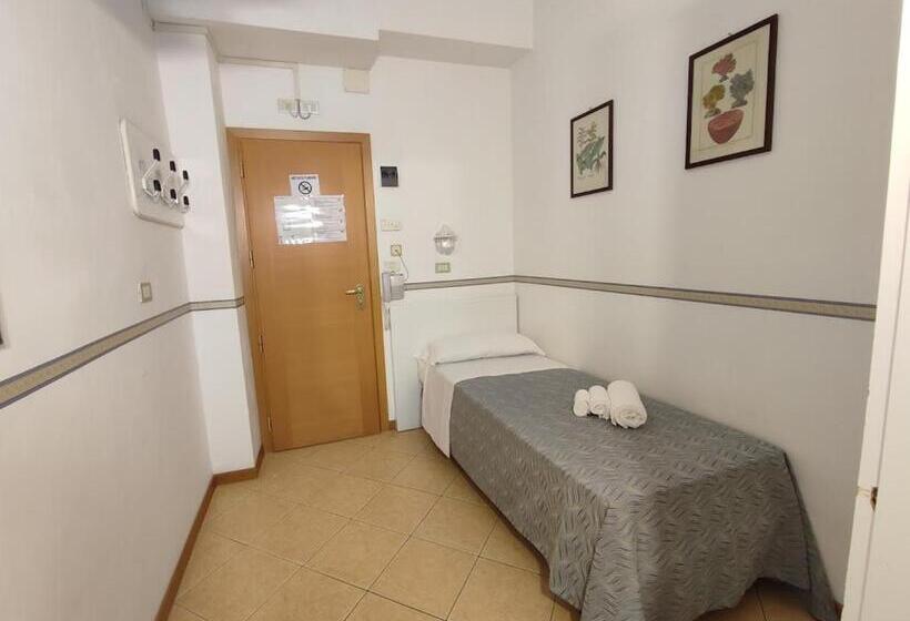 Standardeinzelzimmer, Athena B&b