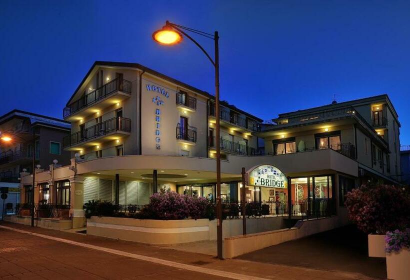 חדר סטנדרט, Bridge