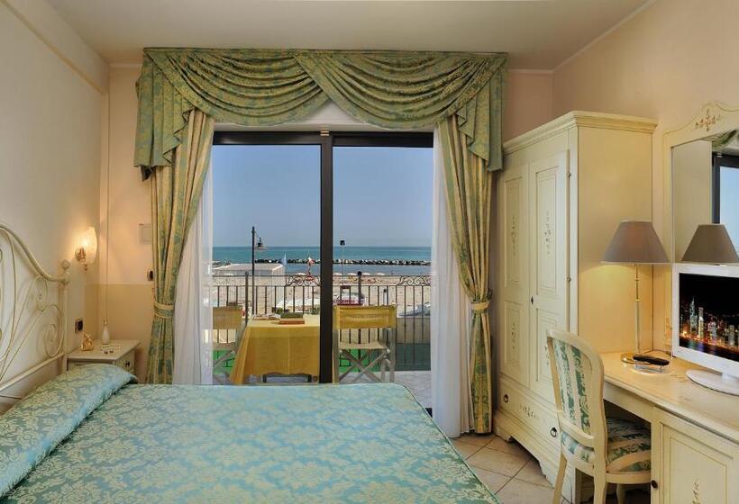 חדר סטנדרט לשלושה, Bridge