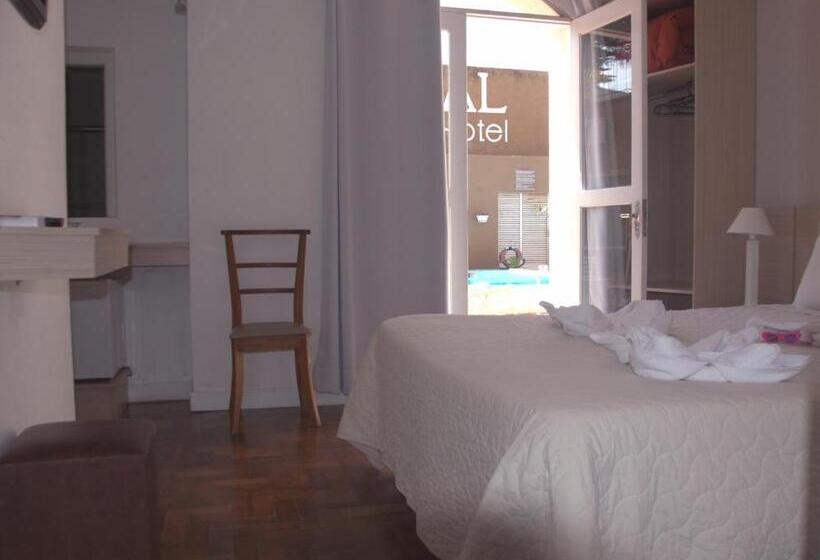 标准单人间, Crigial