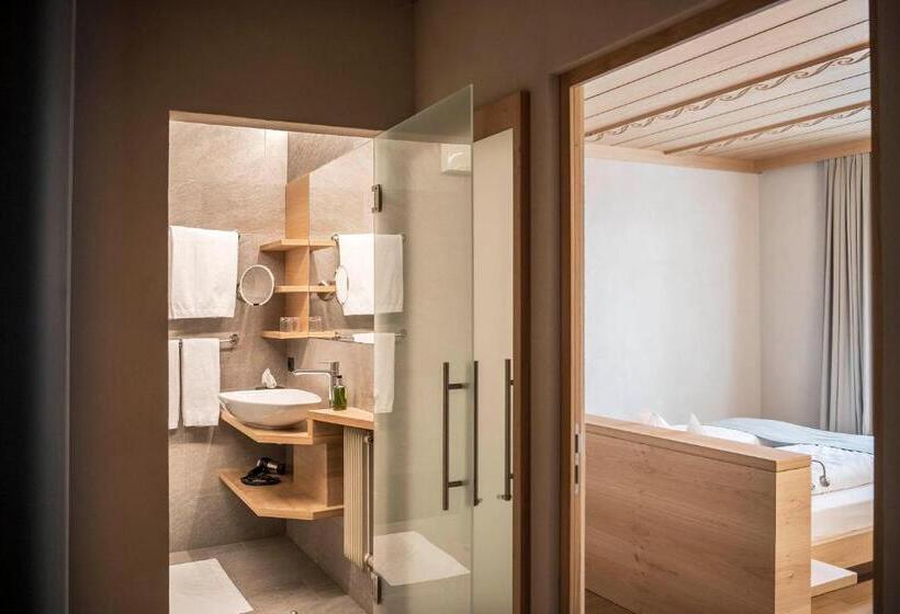 جناح مزوَّد بشرفة, Das Panorama Dependance