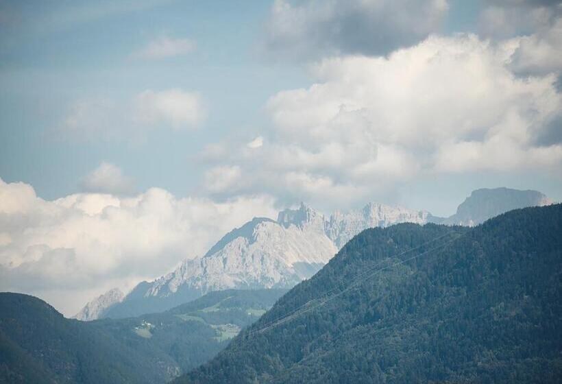 חדר אקונומי, Das Wanda