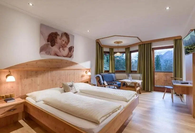 Perhestudio, Gasthof Felsenkeller