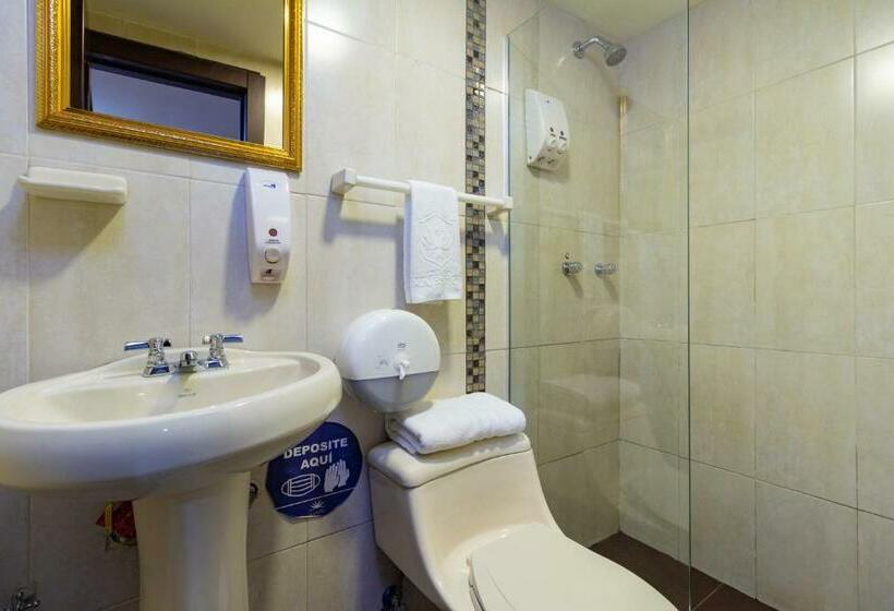 غرفة قياسية ثلاثية, Majestic 1