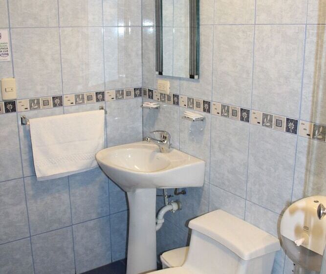 غرفة قياسية ثلاثية, Majestic 1