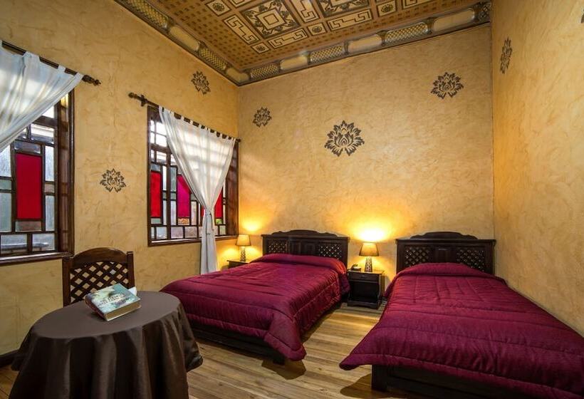 غرفة قياسية ثلاثية, Majestic 1