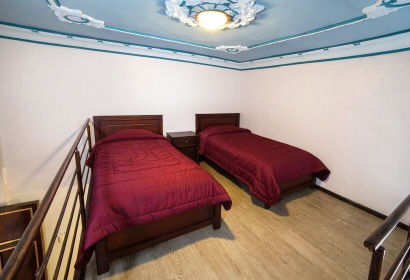 غرفة قياسية ثلاثية, Majestic 1