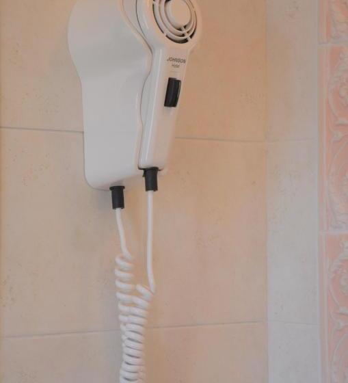 اتاق استاندارد چهار تخته, Rosen Garden