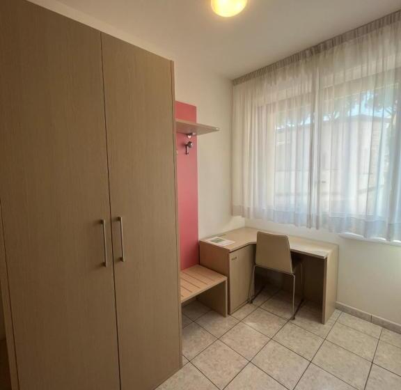 اتاق استاندارد, Rosen Garden