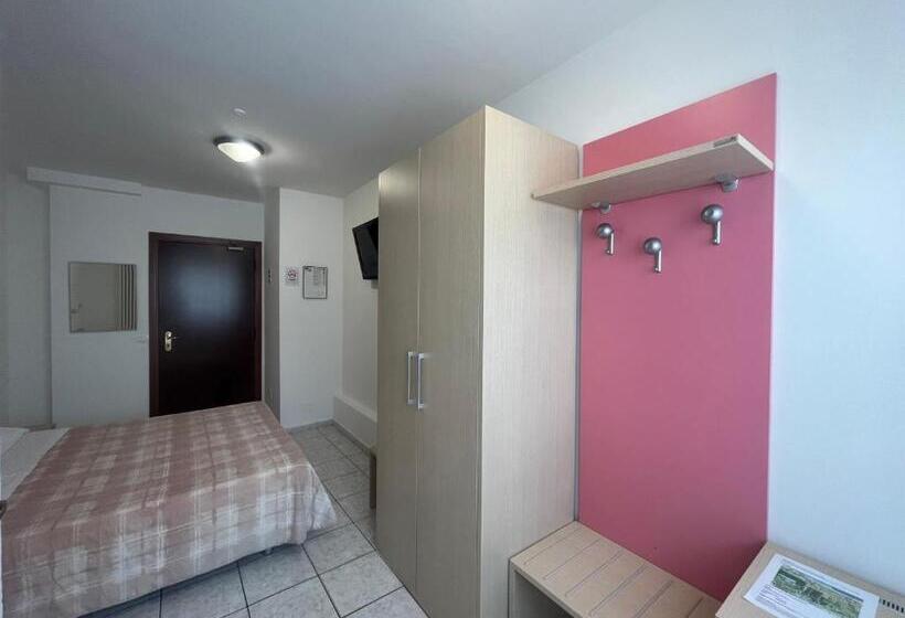 اتاق استاندارد, Rosen Garden