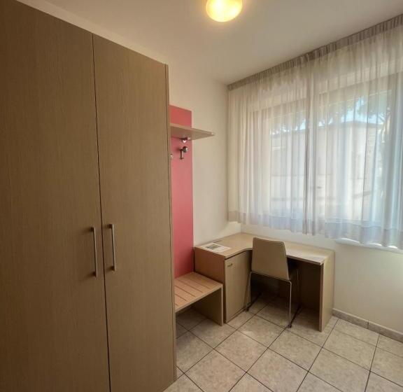 اتاق استاندارد, Rosen Garden