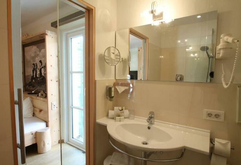 スタンダードシングルルーム, Schwarzer Adler