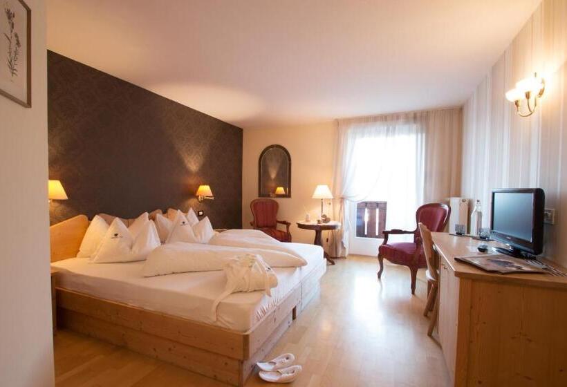 バルコニー付きスタンダードルーム, Schwarzer Adler