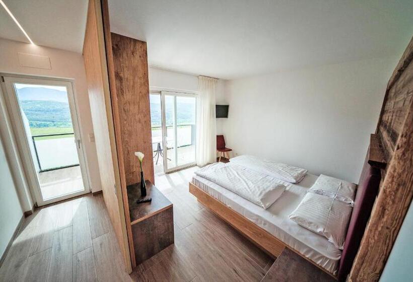 דירת חדר, Tannhof