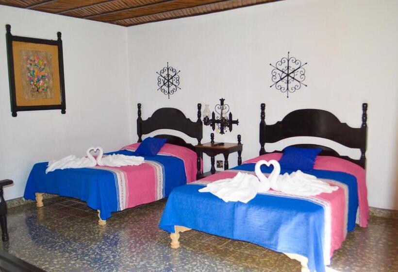 Четырехместный Номер Стандарт, Villa De Flores