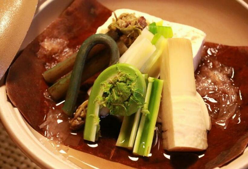 חדר סטנדרט לארבעה, Yumoto Choza