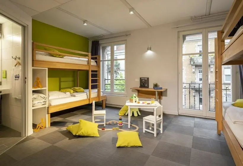 Family Room, Ciarus