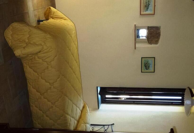 غرفة قياسية ثلاثية, B&b La Casa Di Ely