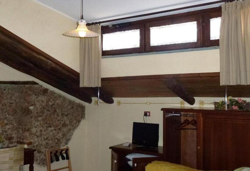 غرفة قياسية ثلاثية, B&b La Casa Di Ely