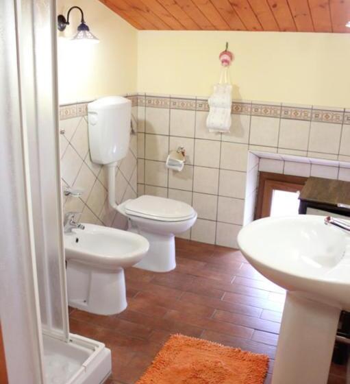 غرفة قياسية ثلاثية, B&b La Ginestra