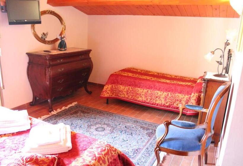 Четырехместный Номер Стандарт, B&b La Ginestra
