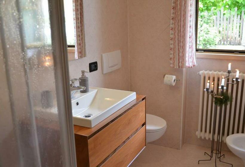 غرفة قياسية رباعية مطلة على الحديقة, B&b Primavera