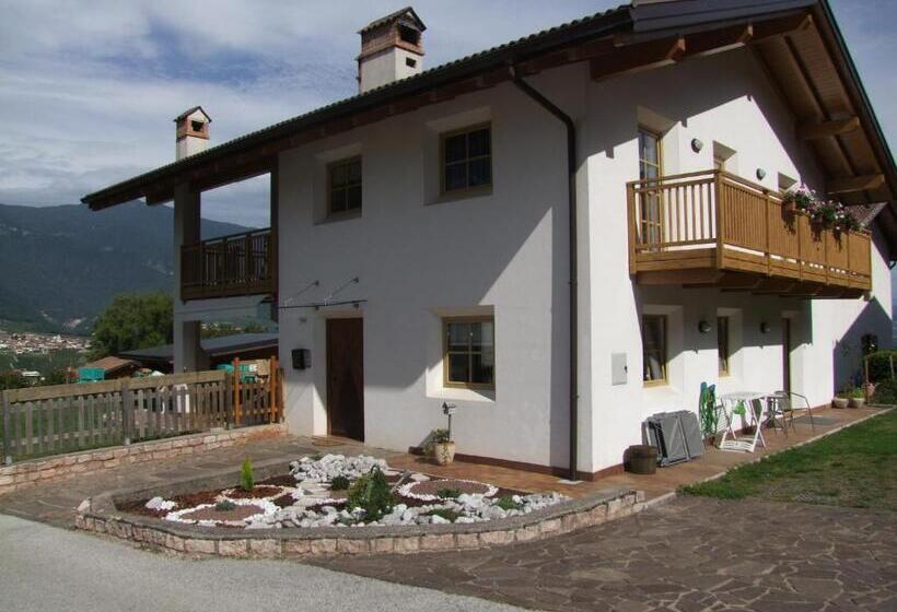 غرفة قياسية رباعية مطلة على الحديقة, B&b Primavera