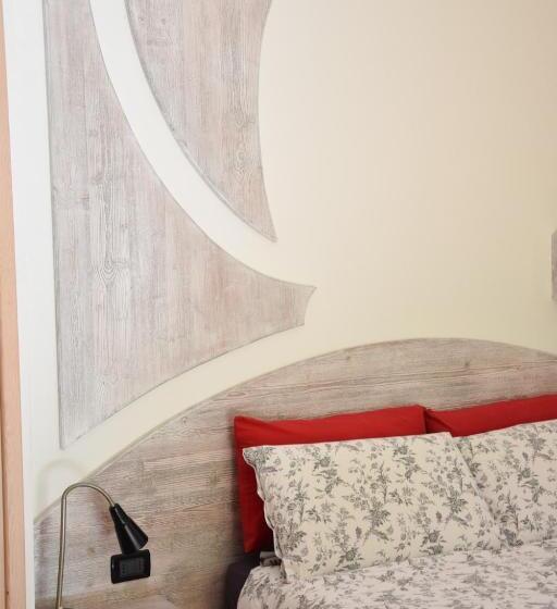 غرفة قياسية رباعية مطلة على الحديقة, B&b Primavera